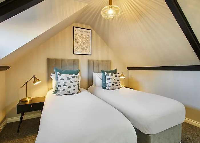 Host & Stay - Penny Farthing Cottage